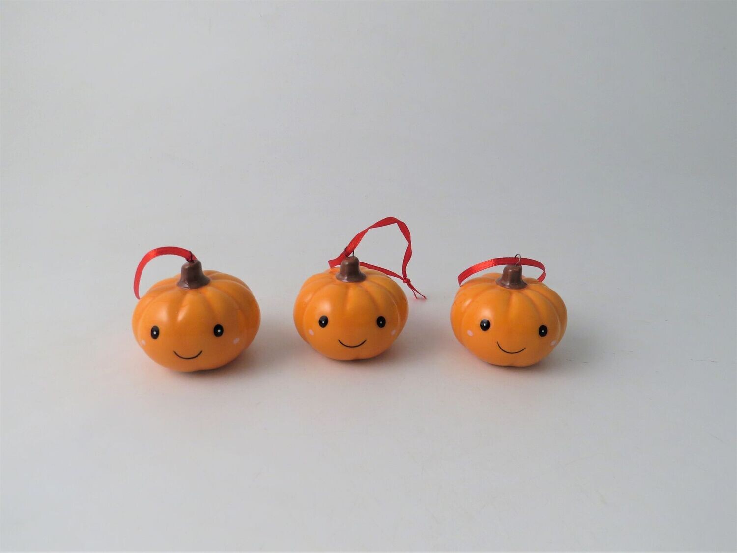 Ceramic Halloween Pumpkin with Smiley Face Hanging Tree Decoration
